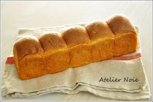 シードミックスの食パン.jpg